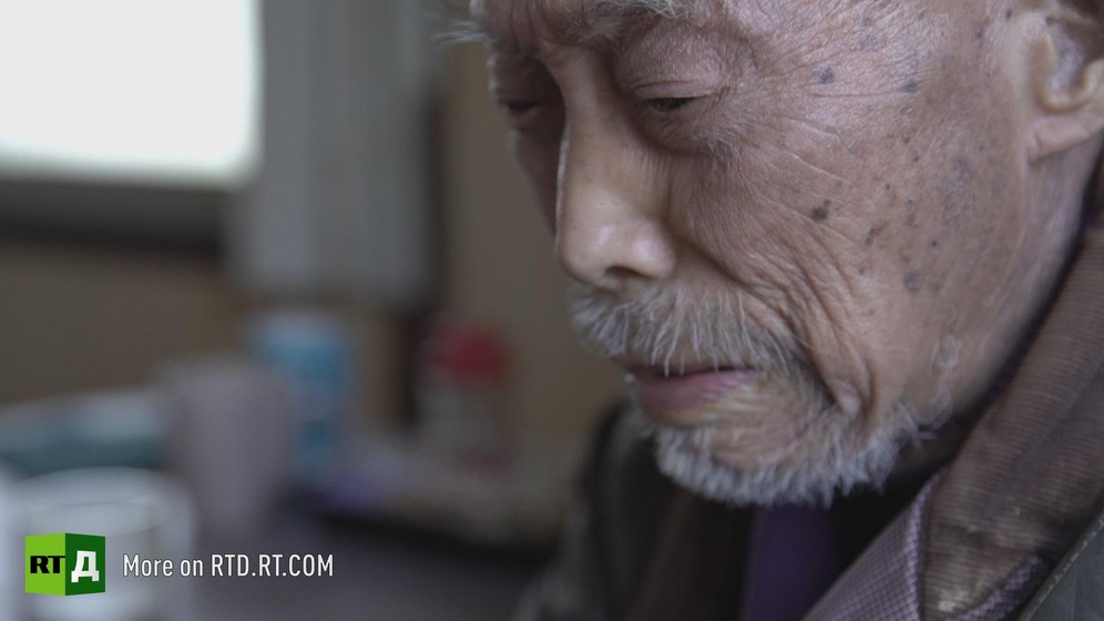 Lonely death, or 'kodokushi' is very common in Japan: Volunteers keep an eye on 70-year-old Mr. Murata, as he has no family to look after him and he lives alone. 