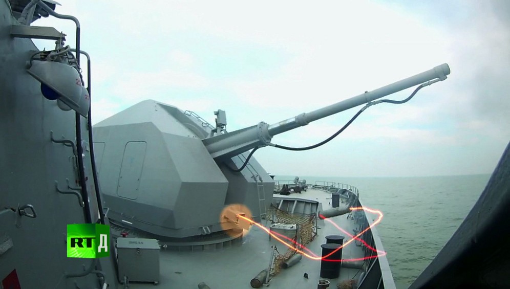 The A-190 gun on the Buyan-M Corvette can hit both surface and air targets and the ship can keep going at full speed while it’s shooting