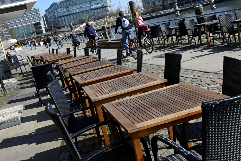 empty cafes during lockdown in europe