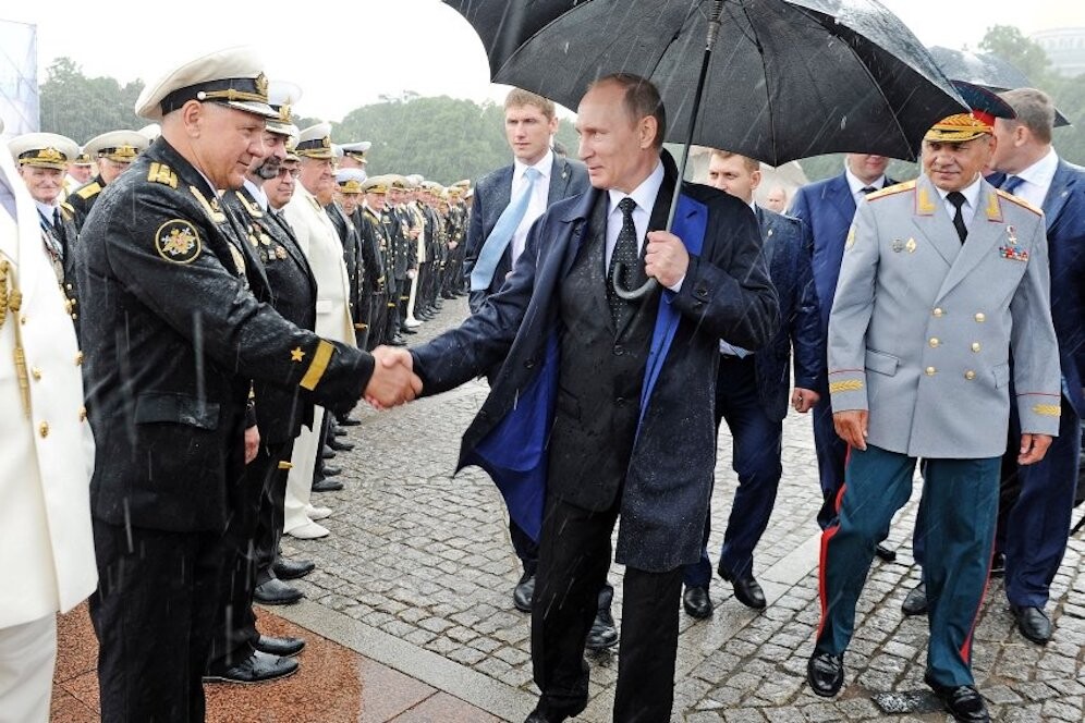 Former S-178 XO, Sergey Kubynin meets President Putin.