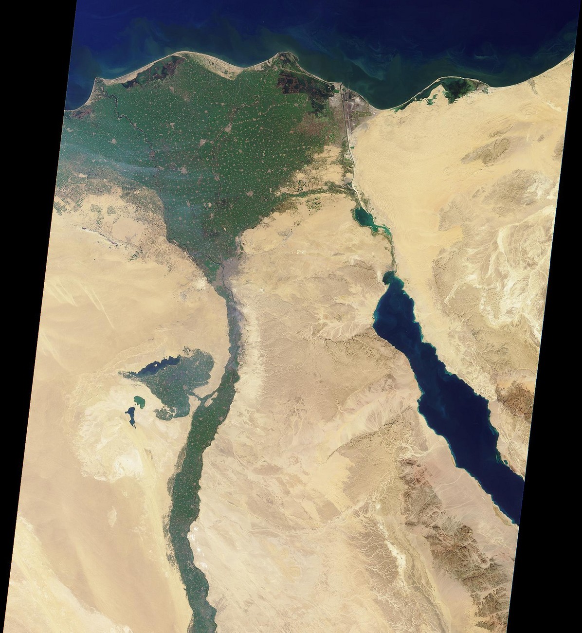 About 95 percent of Egypt’s population lives along the Nile, making the river valley one of the most densely populated areas in the world. © NASA/GSFC/JPL, MISR Team 