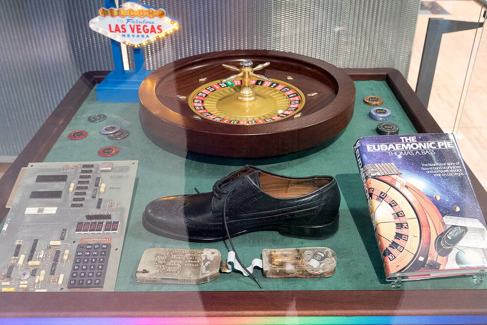 The shoe computer displayed at the Heinz Nixdorf Museum.