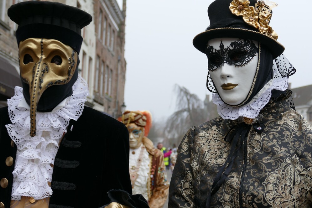 bubonic plague mask carnival