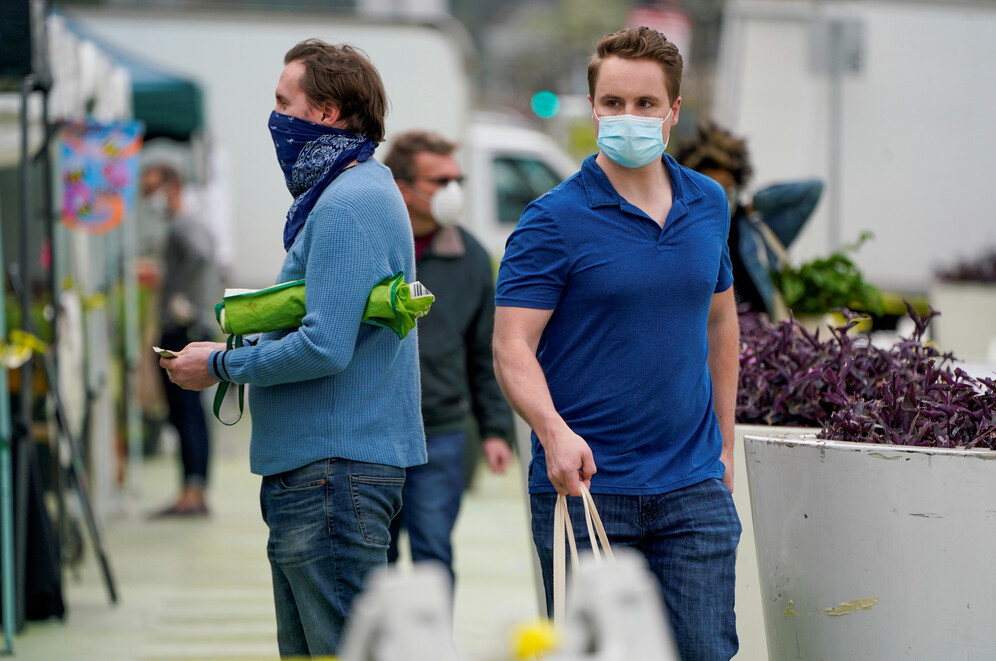 shoppers wear masks in california