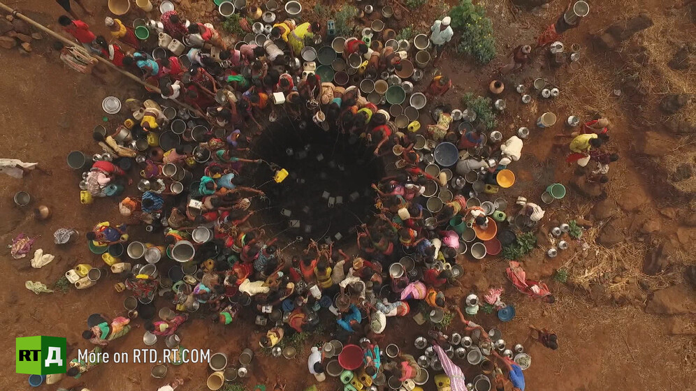 Indian women crowding around a well in rural Punjab. Still taken from RTD documentary H2WOE.

